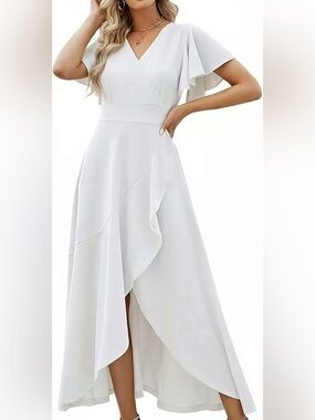 Ruffle Maxi Dress in White Size XL Like New
